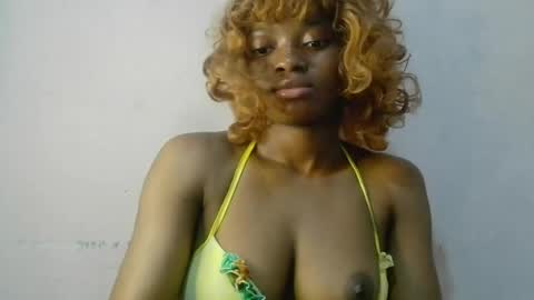 Snapshot of creamy_babyx chatting on June 2026 09:09:01 AM Creamy babyx online show from June 2026 09:09:01 AM
