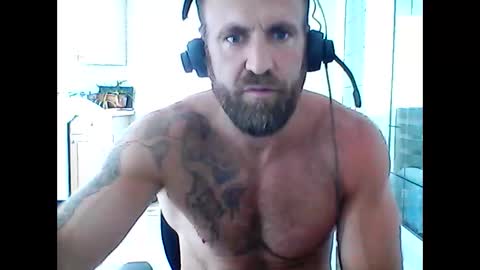 Snapshot of creatureofbeauty chatting on May 2026 06:25:01 PM creatureofbeauty online show from May 2026 06:25:01 PM