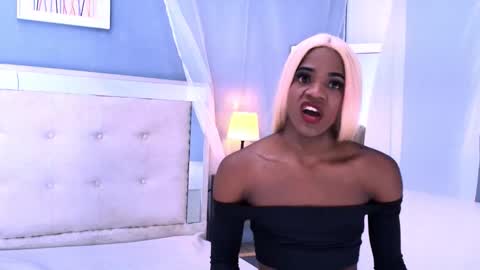 CriisBrown  online show from January 2026 12:43:01 PM