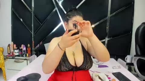 Snapshot of criistaal__ chatting on May 2026 04:18:01 AM Criistaal online show from May 2026 04:18:01 AM