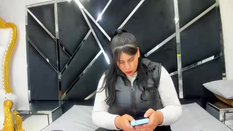 Snapshot of criistaal__ chatting on May 2026 03:11:02 AM Criistaal online show from May 2026 03:11:02 AM