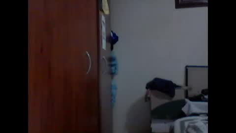 Snapshot of cris2428 chatting on January 2025 01:04:01 AM cris2428 online show from January 2025 01:04:01 AM