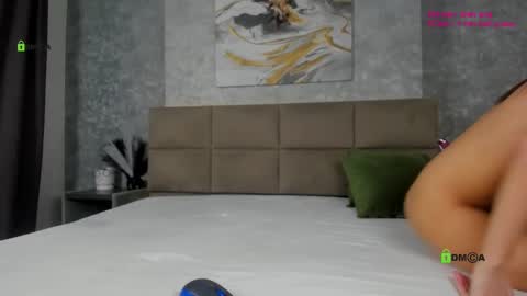 Gold Couple online show from February 2025 08:10:01 PM