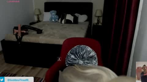 Snapshot of cris_tinne chatting on January 2026 04:23:01 PM cris_tinne online show from January 2026 04:23:01 PM