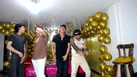 Snapshot of crismens chatting on December 2024 03:13:02 AM crismens online show from December 2024 03:13:02 AM