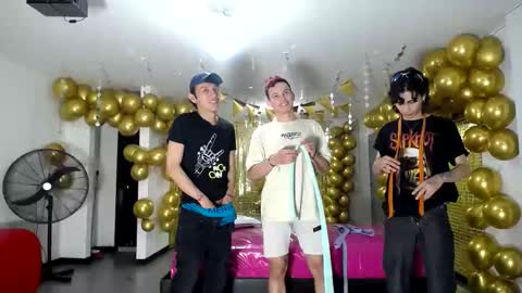 Snapshot of crismens chatting on December 2024 03:07:02 AM crismens online show from December 2024 03:07:02 AM