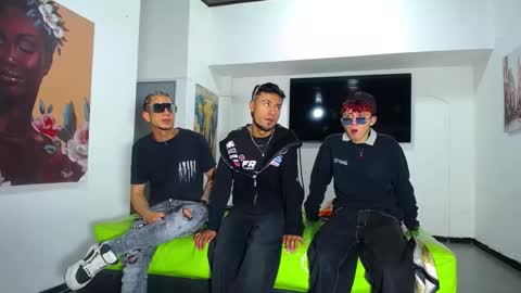 Snapshot of crismens chatting on October 2025 12:45:01 PM crismens online show from October 2025 12:45:01 PM