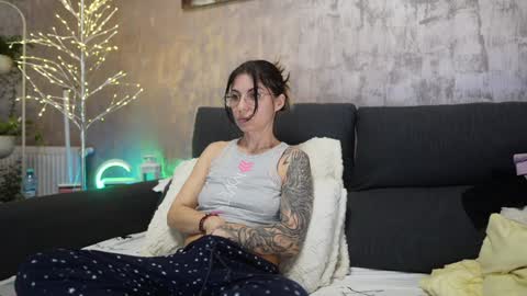 crissy_love online show from February 2025 02:51:02 AM