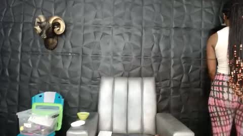 Hanna  online show from September 2025 09:31:01 AM