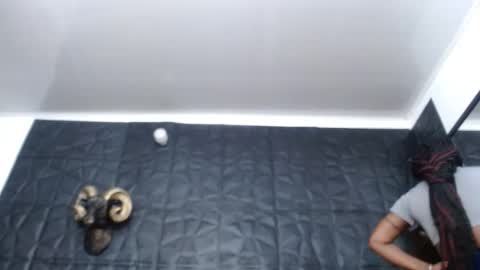 Hanna  online show from December 2025 07:56:02 AM