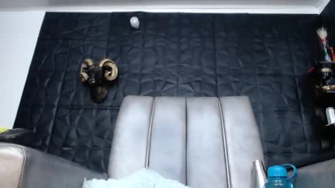 Snapshot of cristal_smith06 chatting on February 2026 12:33:02 AM Hanna online show from February 2026 12:33:02 AM