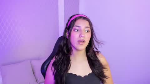 C R I S T I N online show from April 2026 09:31:02 PM