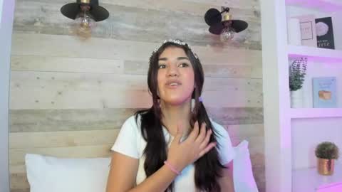 Snapshot of cristin_collins chatting on June 2026 03:16:02 AM C R I S T I N online show from June 2026 03:16:02 AM