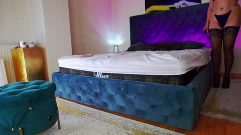 CristinaVinci online show from January 2025 05:24:02 PM