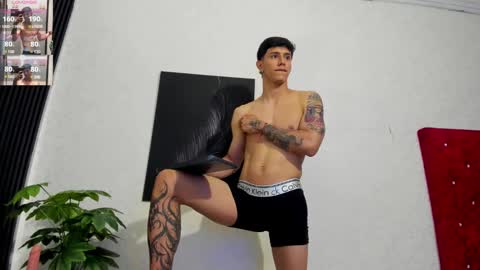 cristopher23  online show from January 2025 08:04:01 PM