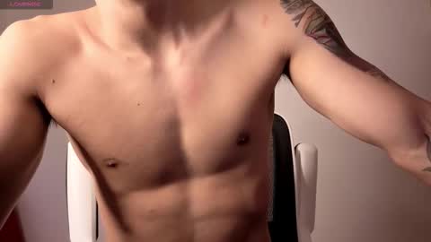 cristopher23  online show from October 2025 11:47:02 AM