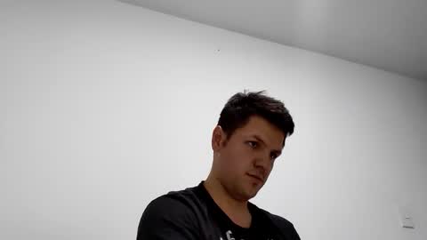 cristopher3042 online show from February 2025 11:00:02 PM