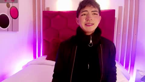 Cristopher  online show from March 2026 07:51:02 PM