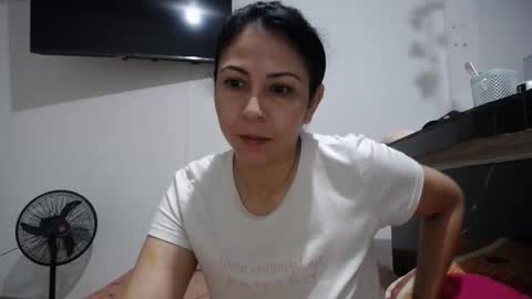 crisyoha4020 online show from October 2025 08:20:02 PM