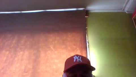 crmperez online show from September 2025 06:19:01 PM