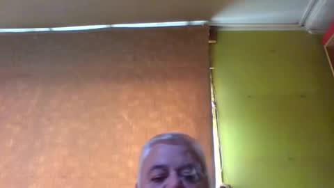 crmperez online show from October 2025 07:15:01 PM