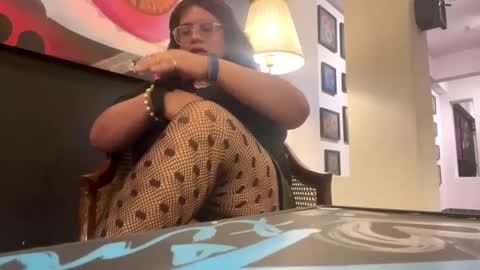 Snapshot of crossdresser64 chatting on March 2025 12:28:02 AM Linda Cross online show from March 2025 12:28:02 AM