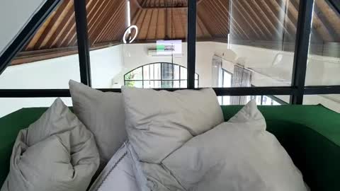 Lin inst lingoodyy online show from February 2025 03:00:02 AM