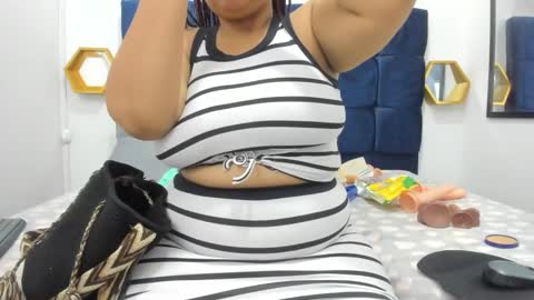 crystal_butterfly1 online show from September 2025 12:39:02 PM