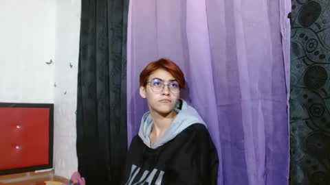 Snapshot of crystal_starx chatting on February 2025 09:42:01 AM Crystal Blaze online show from February 2025 09:42:01 AM