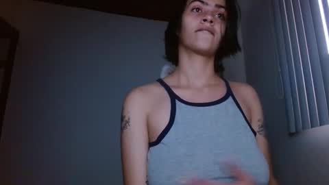 Snapshot of crystal_starx chatting on September 2025 10:59:01 AM Crystal Blaze online show from September 2025 10:59:01 AM