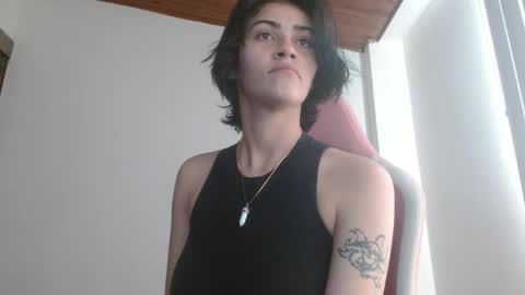 Snapshot of crystal_starx chatting on September 2025 09:16:02 PM Crystal Blaze online show from September 2025 09:16:02 PM