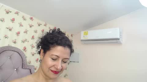 Snapshot of crystal_watson0 chatting on May 2026 01:38:02 PM Milf Latina online show from May 2026 01:38:02 PM