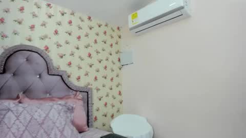 Snapshot of crystal_watson0 chatting on May 2026 01:49:02 PM Milf Latina online show from May 2026 01:49:02 PM