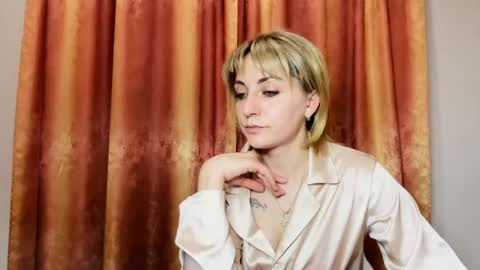 Snapshot of crystalfever_ chatting on May 2026 08:25:02 PM Mary online show from May 2026 08:25:02 PM