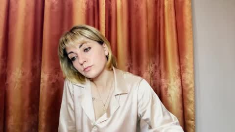 Snapshot of crystalfever_ chatting on May 2026 07:53:01 PM Mary online show from May 2026 07:53:01 PM