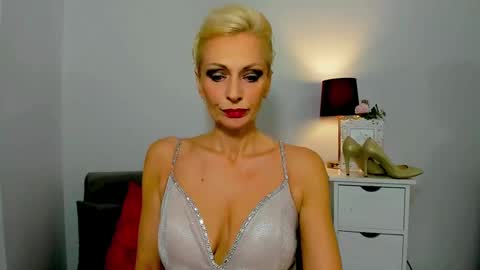 Crsyatal online show from December 2024 02:14:02 PM