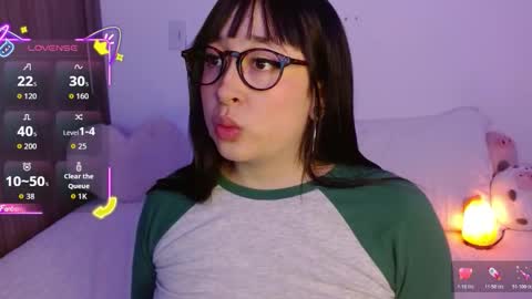 Olivia  online show from October 2025 12:52:02 AM