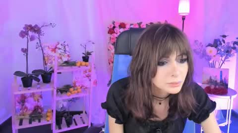 crystallbloom online show from December 2025 07:21:02 PM