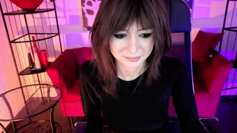 Snapshot of crystallbloom chatting on February 2026 02:01:02 PM crystallbloom online show from February 2026 02:01:02 PM