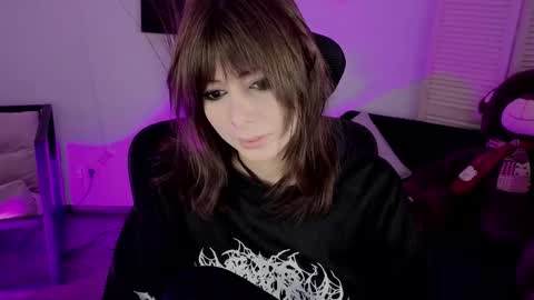 Snapshot of crystallbloom chatting on February 2026 02:09:02 PM crystallbloom online show from February 2026 02:09:02 PM