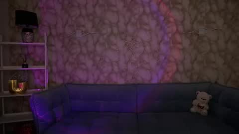 crystallpaws_ online show from April 2026 05:45:02 AM