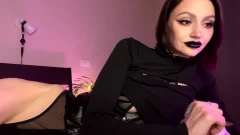 Molly Moore online show from December 2024 12:34:01 AM