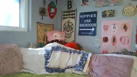     online show from February 2026 09:44:01 PM