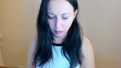 HELEN online show from October 2025 01:45:02 PM