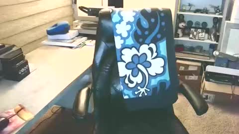 Snapshot of cucuforcocopuffs chatting on February 2026 06:58:02 AM Yup... kinda old but Stop in and say hello online show from February 2026 06:58:02 AM