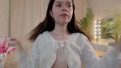 Ellie online show from September 2025 03:06:02 PM