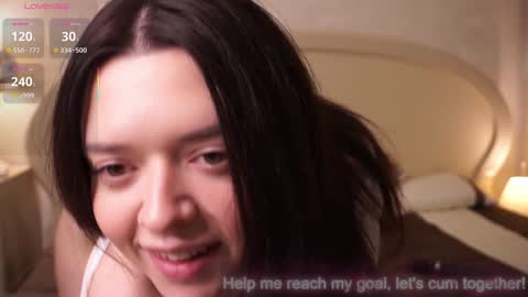 Snapshot of cuddlebyyou chatting on December 2025 03:39:01 PM Ellie online show from December 2025 03:39:01 PM