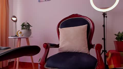 Leonela online show from December 2024 05:59:01 PM