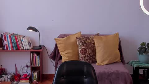 Leonela online show from February 2025 01:53:02 PM