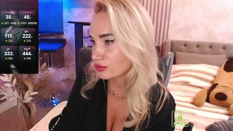 Snapshot of cuddlylina chatting on May 2026 06:13:02 PM CuddlyLina online show from May 2026 06:13:02 PM